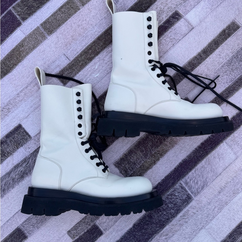 Bottega Veneta White and Black Ankle Boots